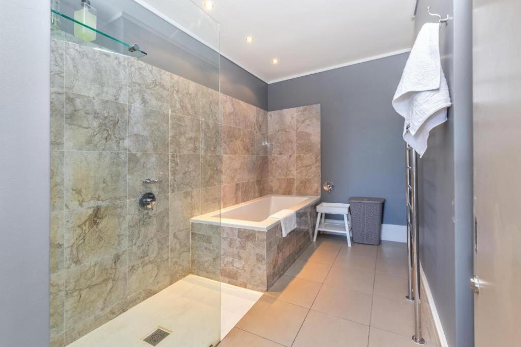 Deluxe Family Suite 105 Knysna Bagian luar foto